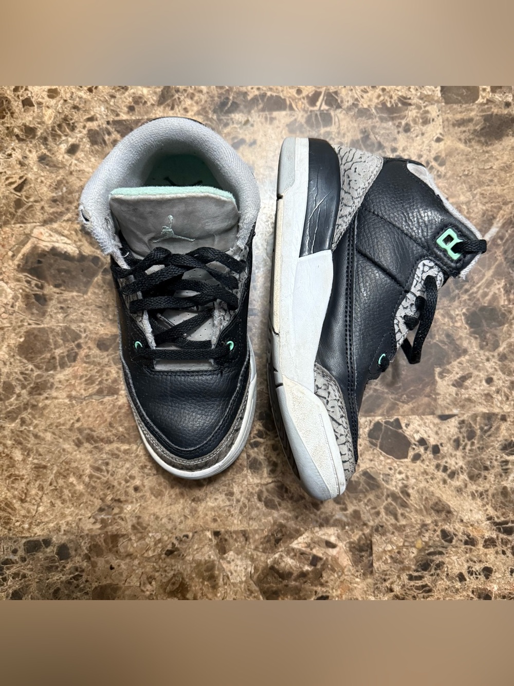 Jordan Retro 3 Green Glow Size 1Y